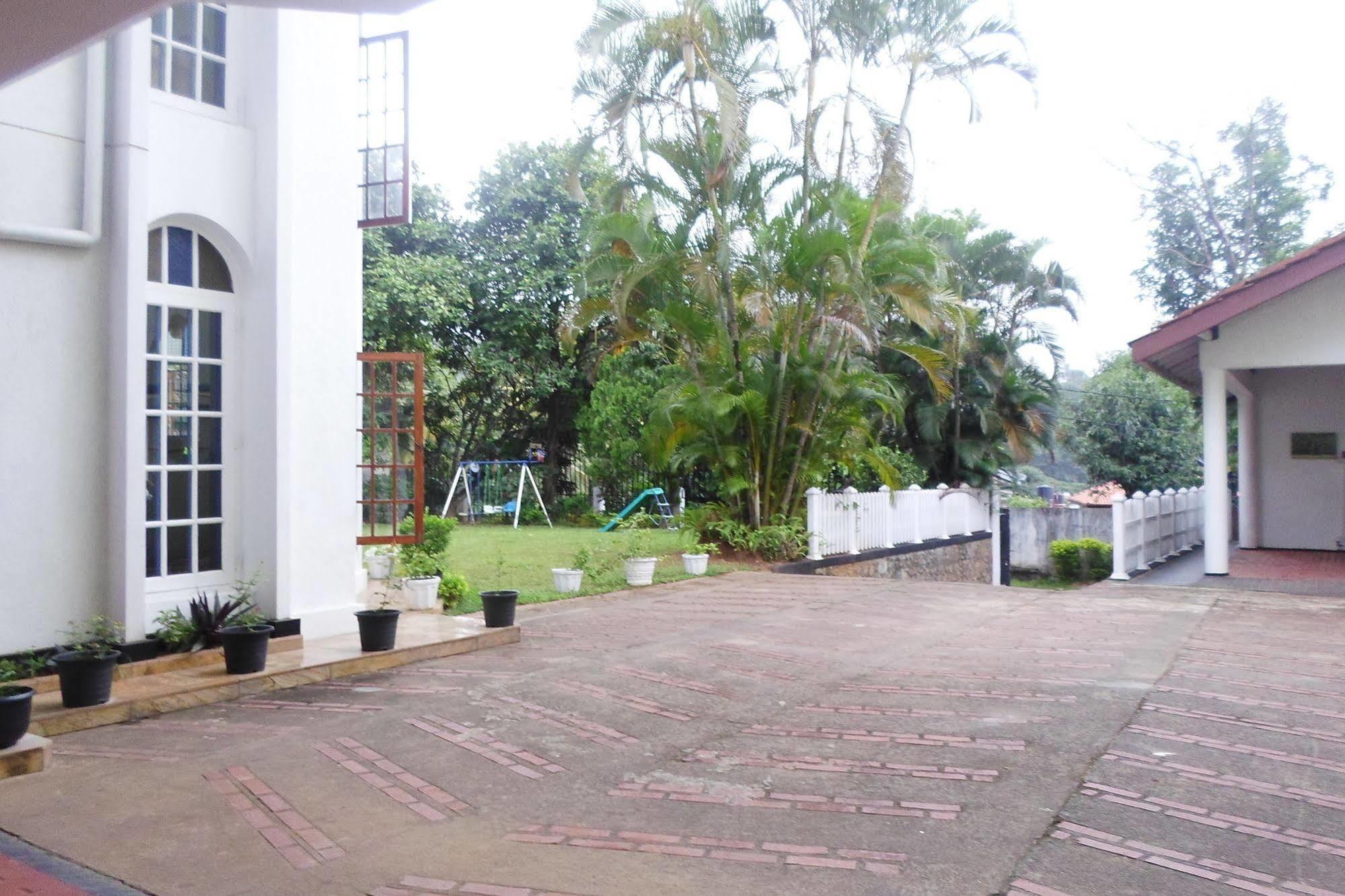 Kandy Green View Bungalow Bagian luar foto