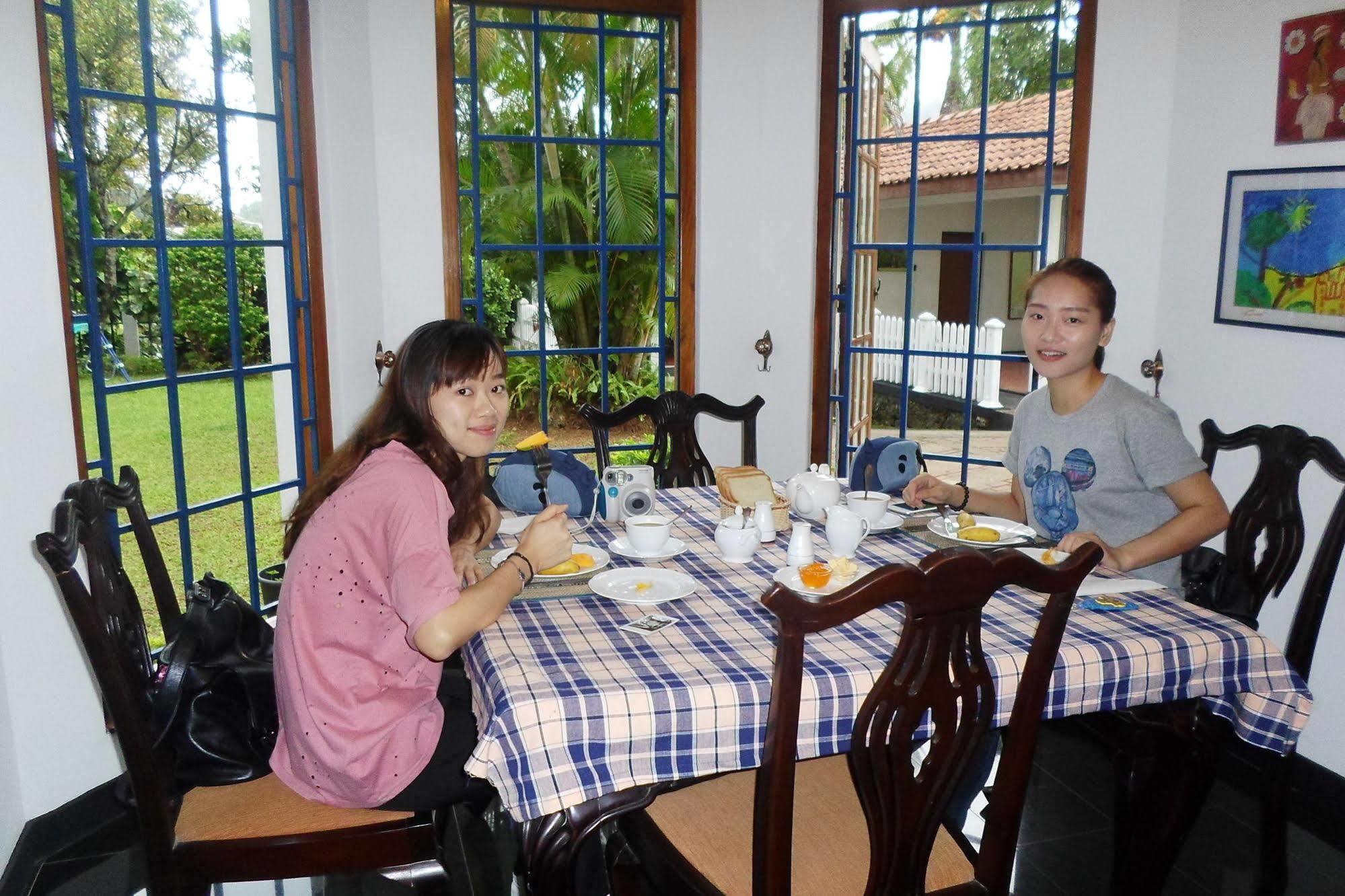 Kandy Green View Bungalow Bagian luar foto