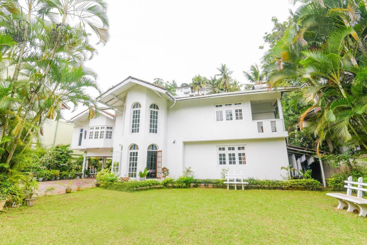 Kandy Green View Bungalow Bagian luar foto